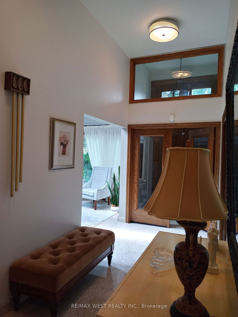 Preview image for 3 Bosworth Ave, Toronto