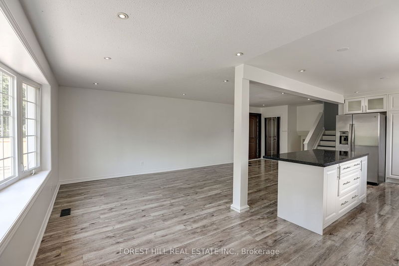 Preview image for 8 Bloomington Cres, Toronto
