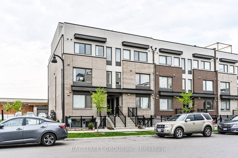 Preview image for 175 William Duncan Rd #3, Toronto
