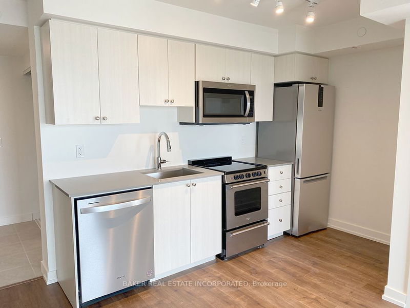 Preview image for 10 Wilby Cres #2001, Toronto