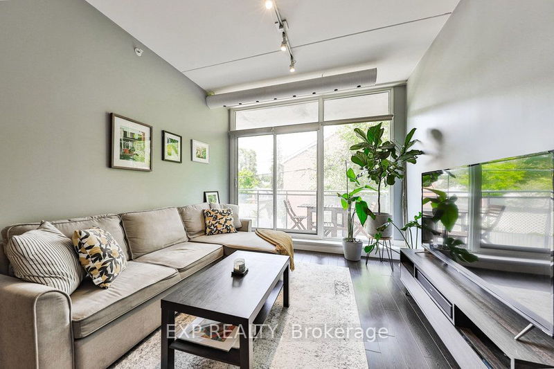 Preview image for 588 Annette St #205, Toronto