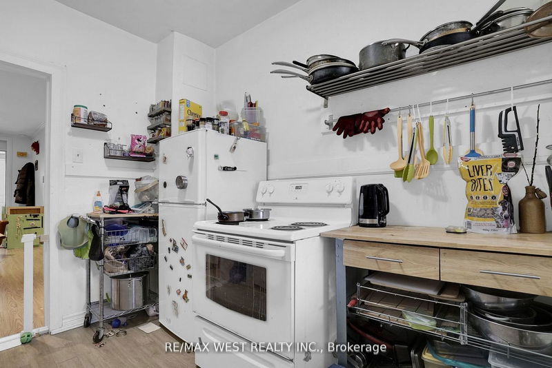 Preview image for 28 Cayuga Ave, Toronto