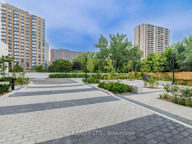 Preview image for 10 Wilby Cres #1405, Toronto