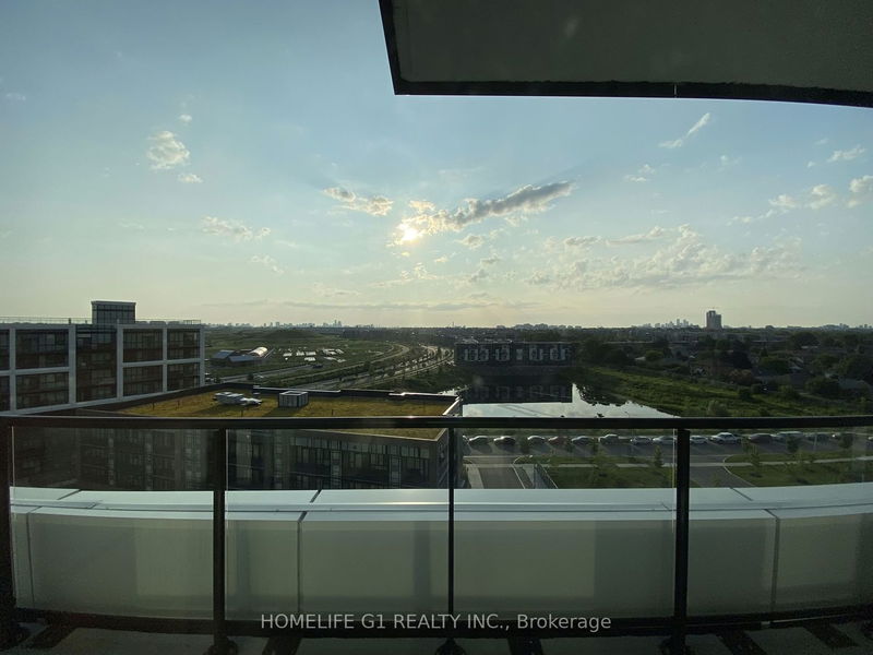 Preview image for 50 Geogre Butchart Dr #817, Toronto