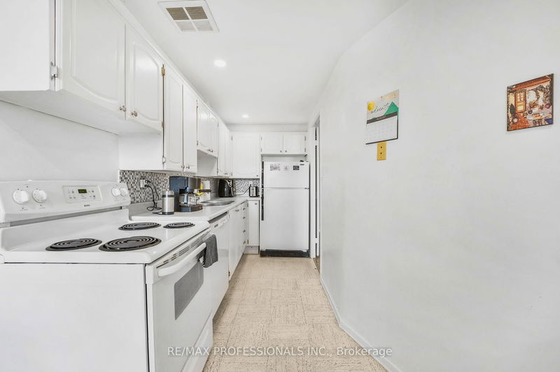 Preview image for 11 Wincott Dr #1902, Toronto