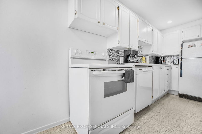 Preview image for 11 Wincott Dr #1902, Toronto