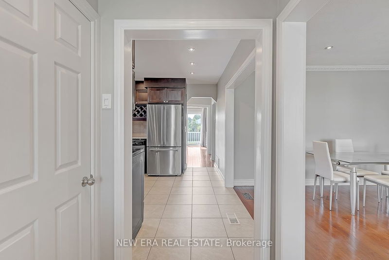 Preview image for 109 Gilley Rd, Toronto