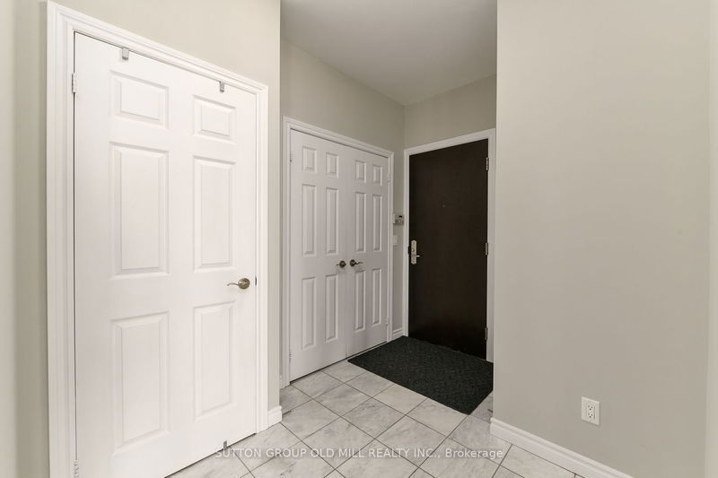 Preview image for 1135 Royal York Rd #917, Toronto