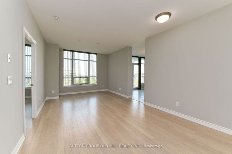 Preview image for 1135 Royal York Rd #917, Toronto
