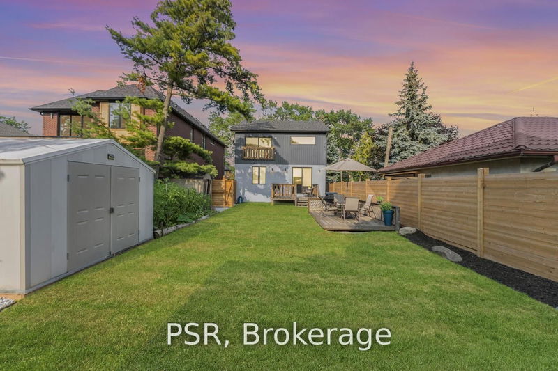 Preview image for 4 Treeview Dr, Toronto