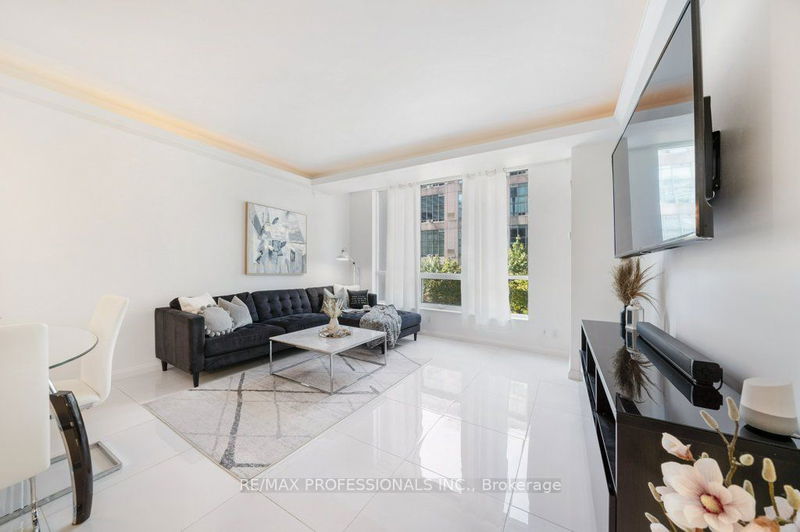 Preview image for 185 Legion Rd N #215, Toronto