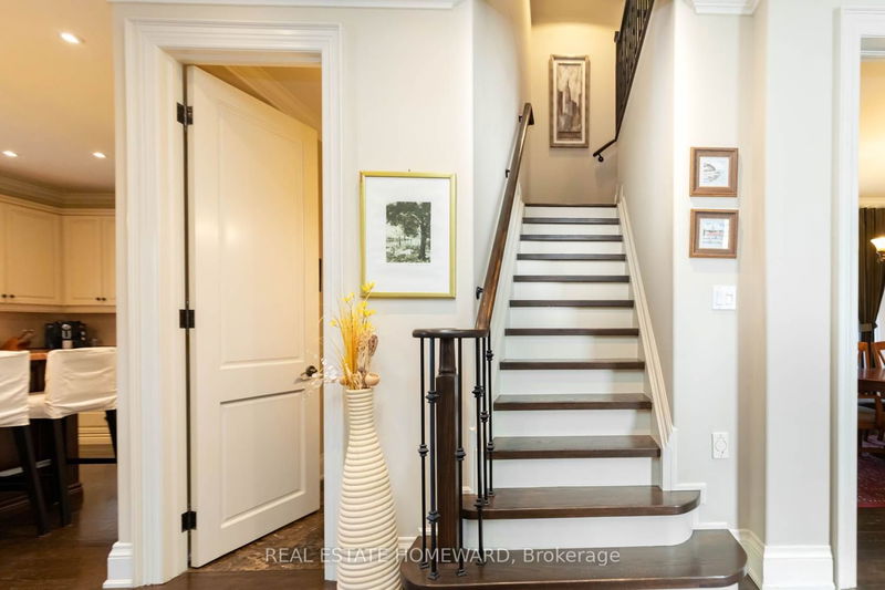 Preview image for 38 Carsbrooke Rd, Toronto