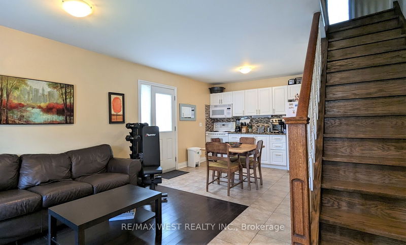 Preview image for 3 Cayuga Ave, Toronto