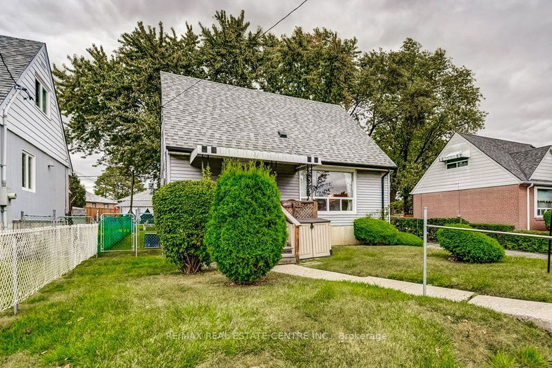 Preview image for 29 Hatfield Cres, Toronto