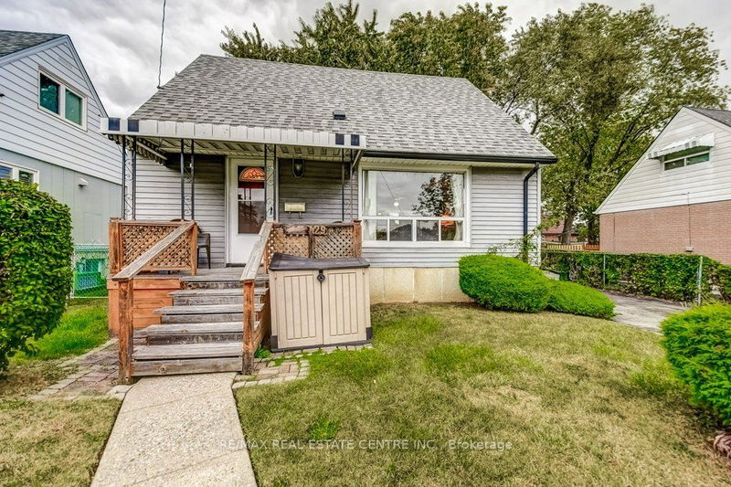Preview image for 29 Hatfield Cres, Toronto