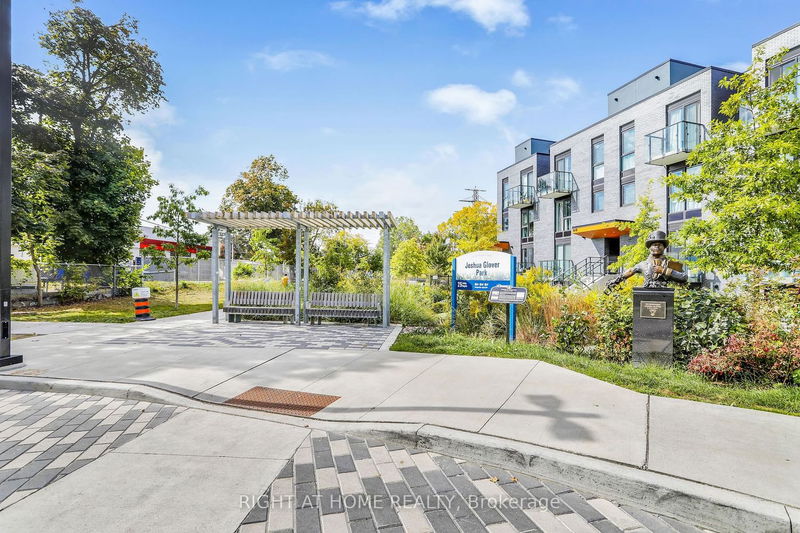 Preview image for 15 Brin Dr #5, Toronto
