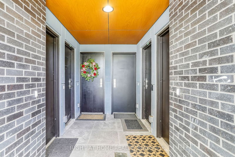 Preview image for 15 Brin Dr #5, Toronto