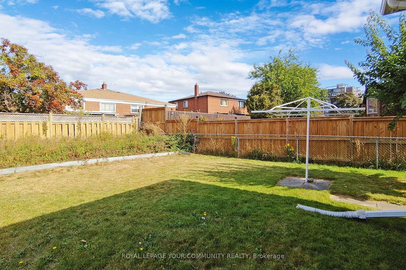 Preview image for 10 Westwynd Crt, Toronto
