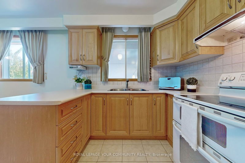 Preview image for 10 Westwynd Crt, Toronto