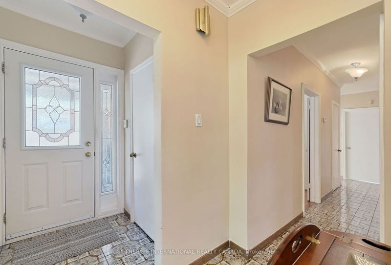 Preview image for 41 Firwood Cres, Toronto