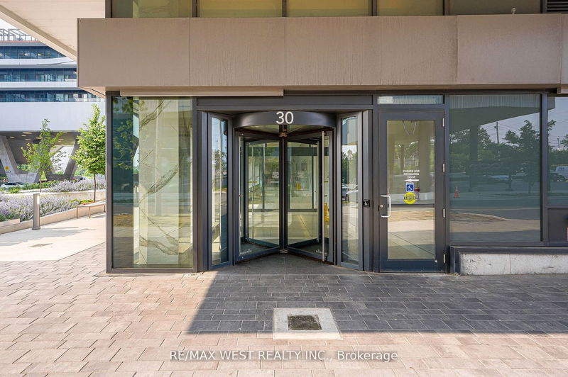 Preview image for 30 Shore Breeze Dr N #3913, Toronto