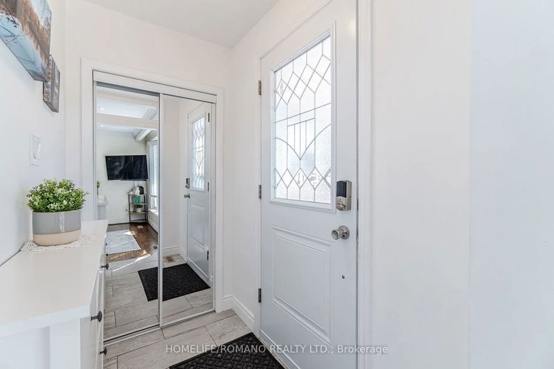 Preview image for 26 Larchwood Rd, Toronto