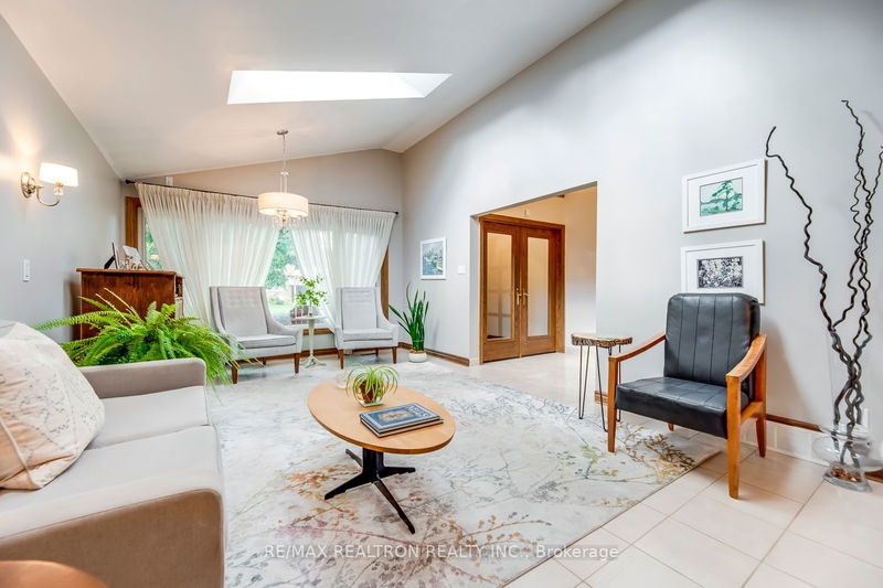 Preview image for 3 Bosworth Ave, Toronto