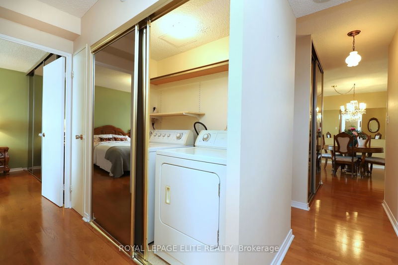 Preview image for 820 Burnhamthorpe Rd #708, Toronto