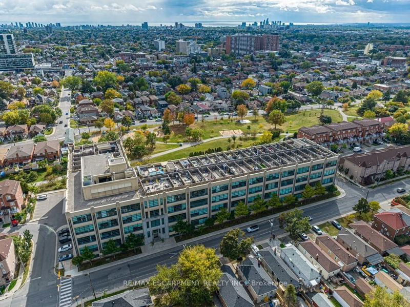 Preview image for 1001 Roselawn Ave #425, Toronto
