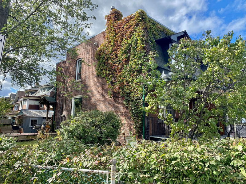 Preview image for 2027 Dundas St W, Toronto