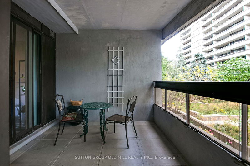 Preview image for 80 Quebec Ave #111, Toronto