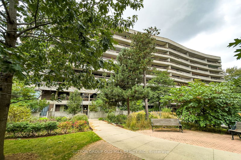 Preview image for 80 Quebec Ave #111, Toronto