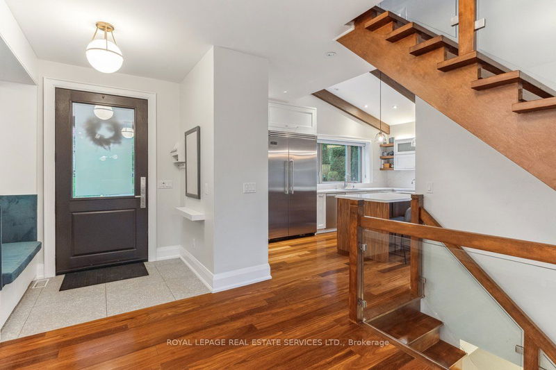 Preview image for 9 Farningham Cres, Toronto