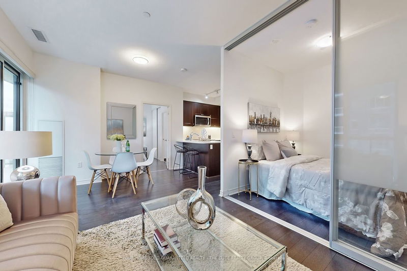Preview image for 39 Annie Craig Dr #423, Toronto
