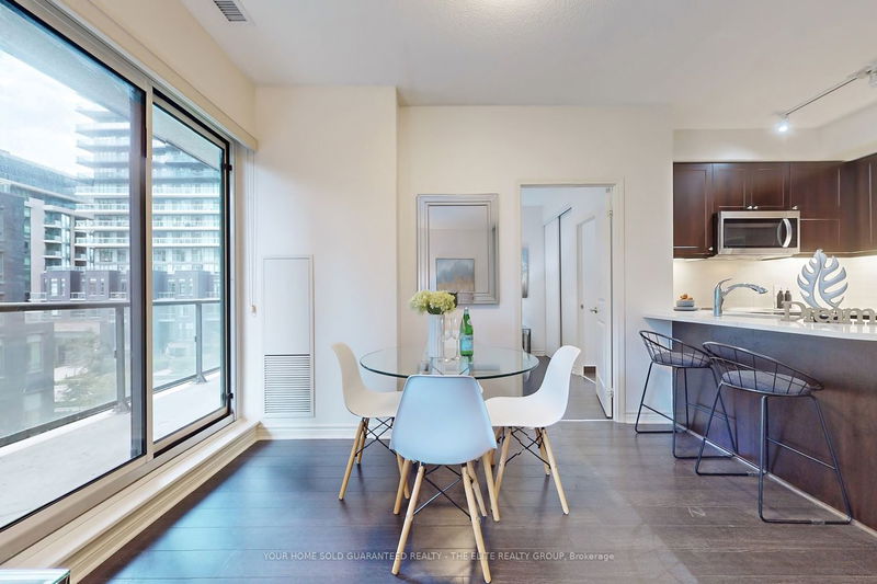 Preview image for 39 Annie Craig Dr #423, Toronto