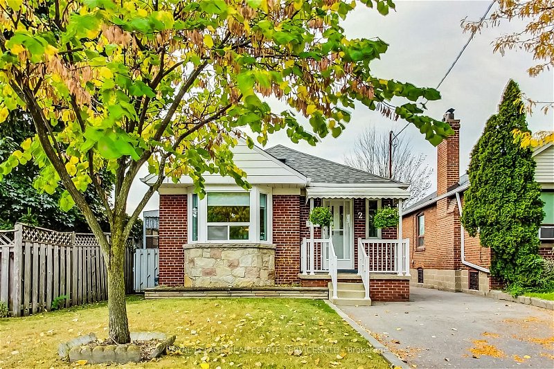 Preview image for 2 Glamis Ave, Toronto