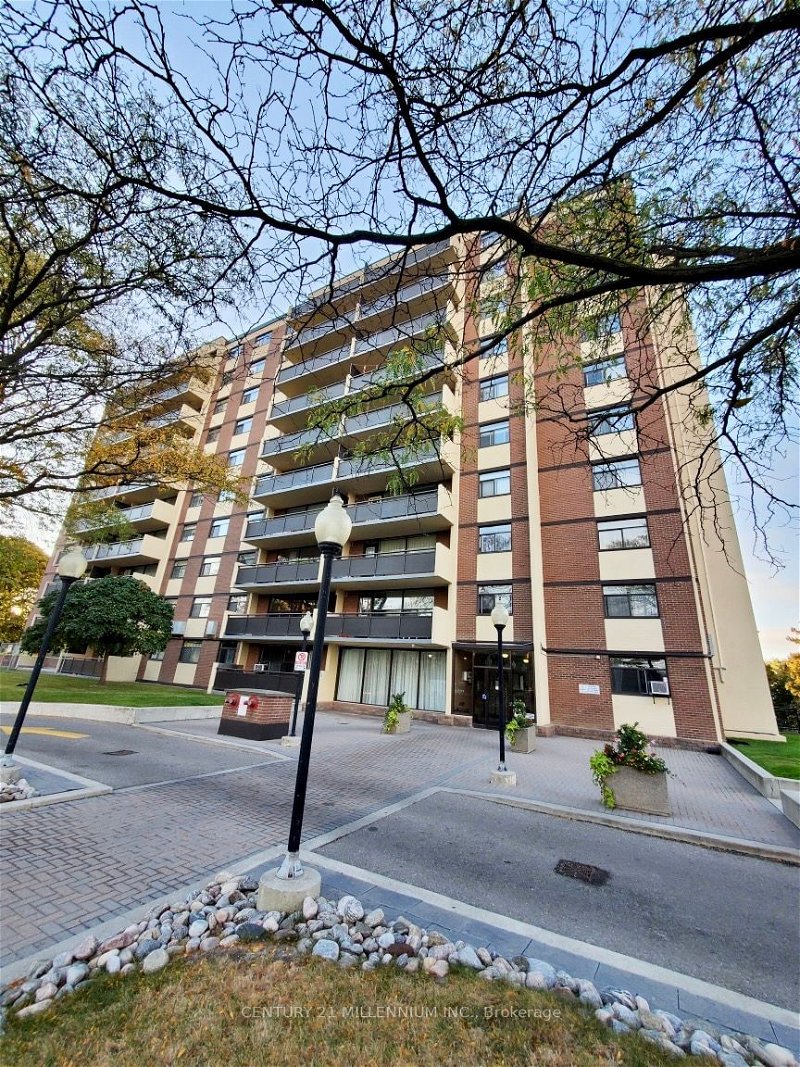 Preview image for 5 Frith Rd #704, Toronto