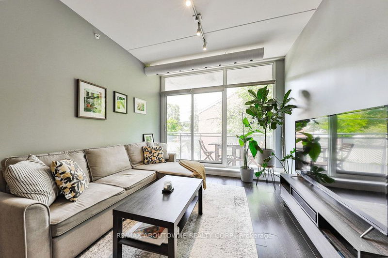 Preview image for 588 Annette St #205, Toronto