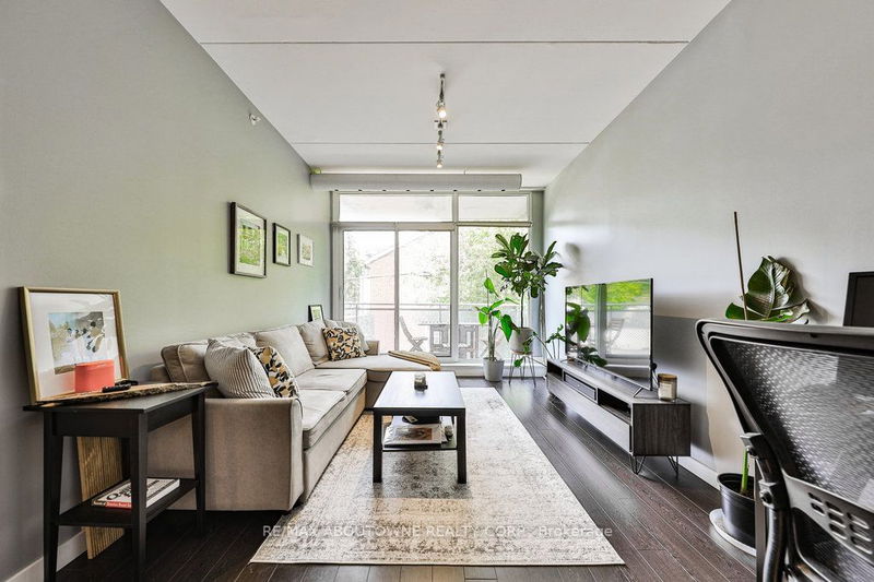 Preview image for 588 Annette St #205, Toronto