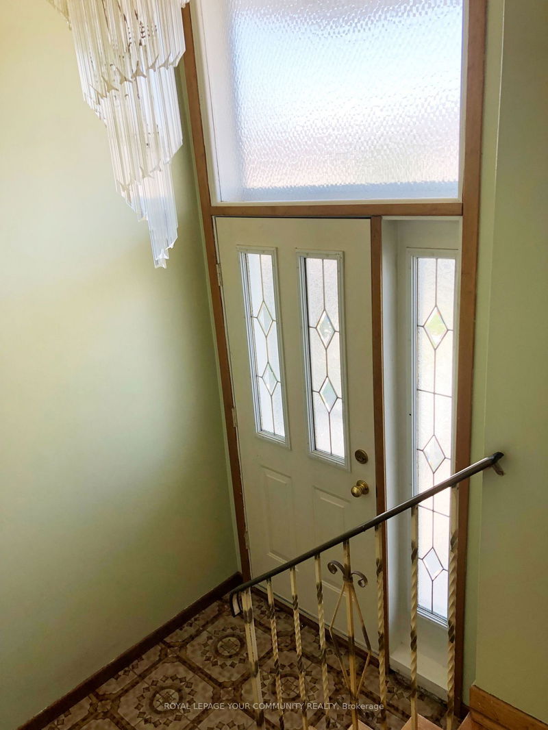 Preview image for 94 Blossom Cres, Toronto