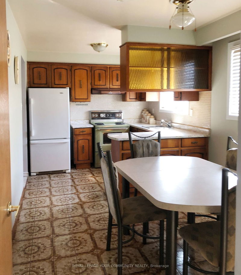 Preview image for 94 Blossom Cres, Toronto