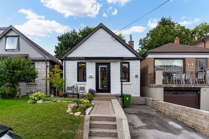 Preview image for 74 Chryessa Ave, Toronto