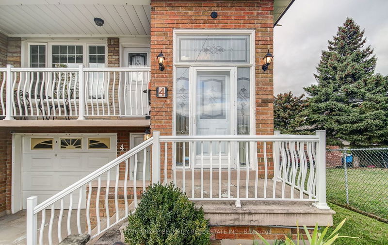 Preview image for 4 Ewart Ave, Toronto