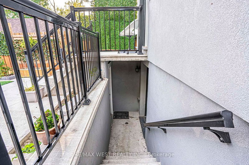 Preview image for 83 Foxwell St, Toronto