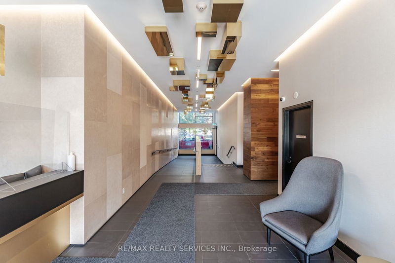 Preview image for 2118 Bloor St W #401, Toronto