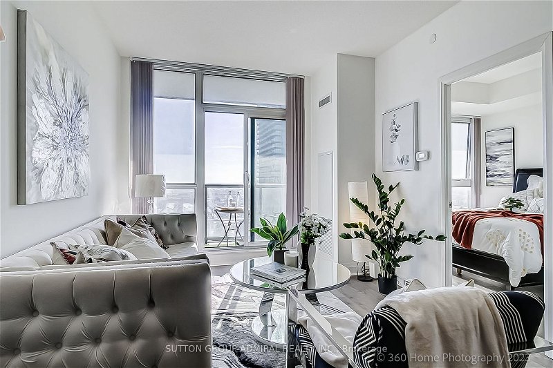 Preview image for 15 Zorra St #1006, Toronto