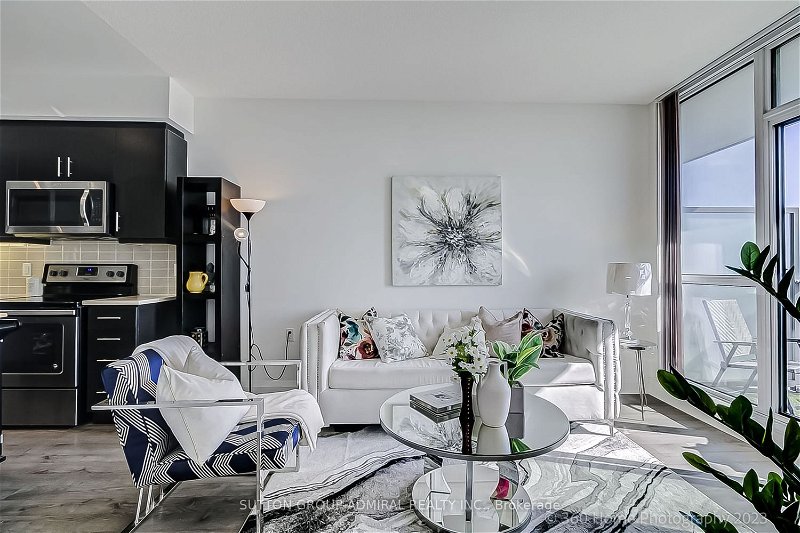 Preview image for 15 Zorra St #1006, Toronto