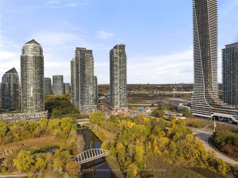 Blurred preview image for 2212 Lake Shore Blvd W #614, Toronto