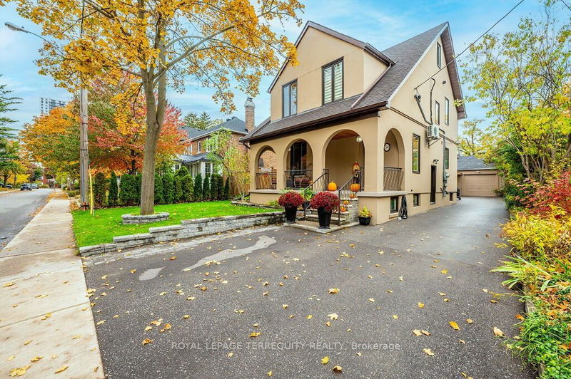 Preview image for 34 Queens Dr, Toronto