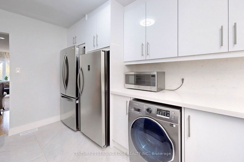 Preview image for 19 Derrydown Rd #10, Toronto